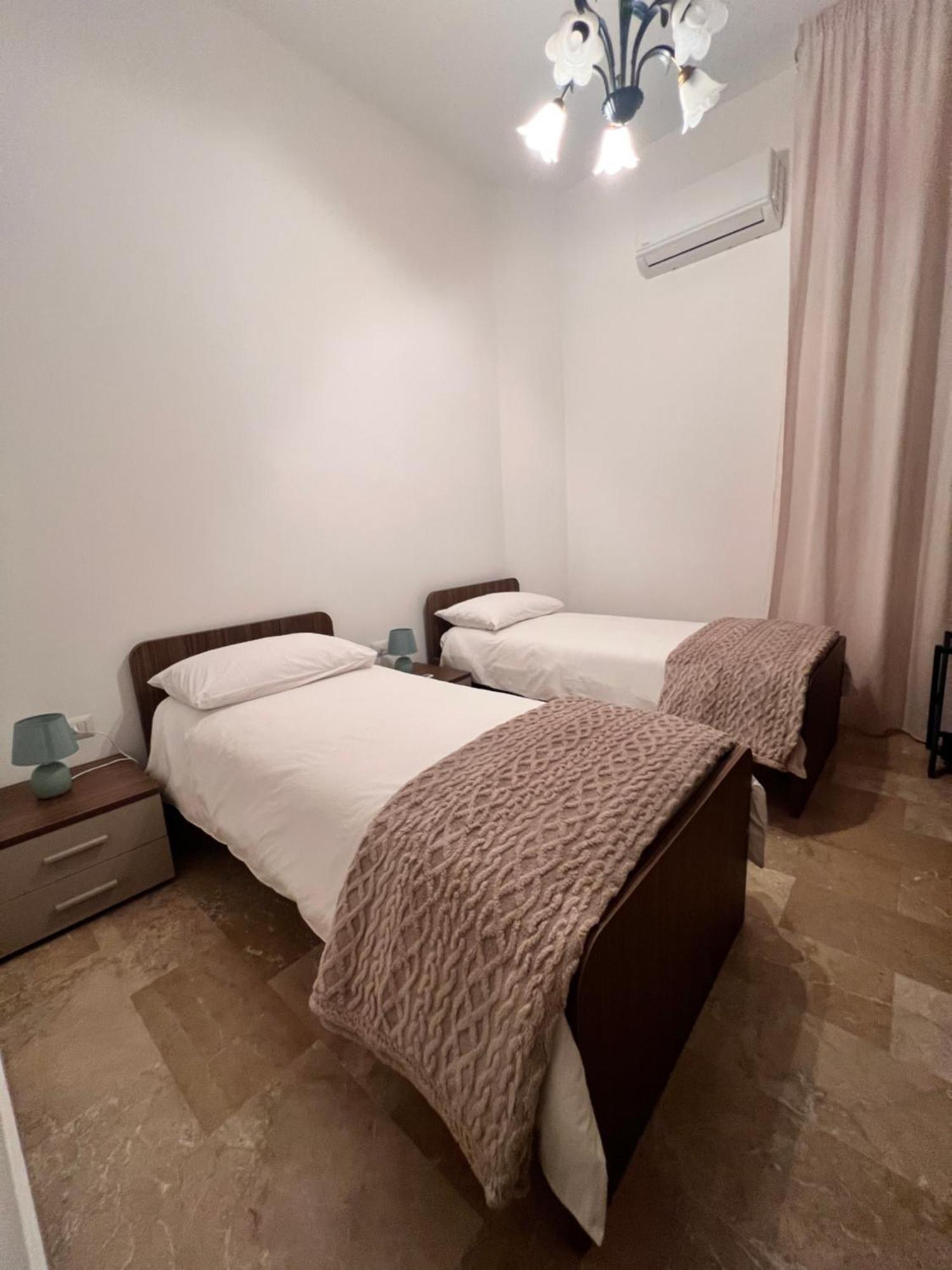 ג'יארה Grandmas Holiday Home Sicily מראה חיצוני תמונה